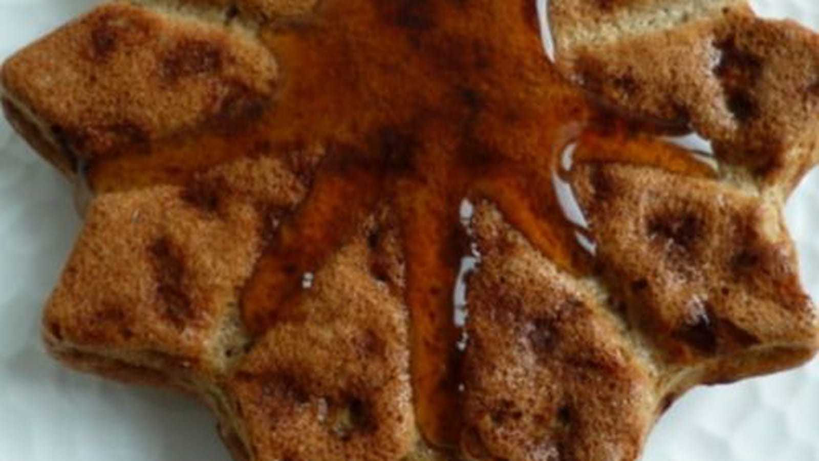 Pancake protéiné aux pommes séchées et sirop d'érable