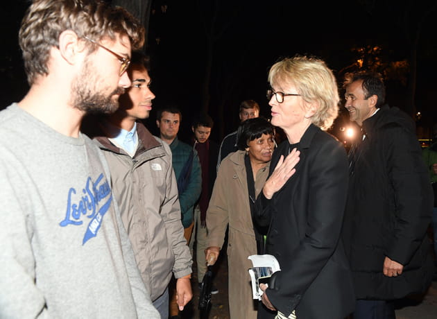 Claude Chirac touch&eacute;e par l'&eacute;motion des Fran&ccedil;ais