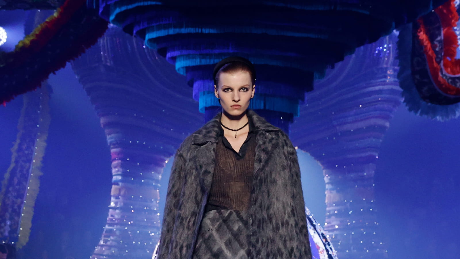 Look 80