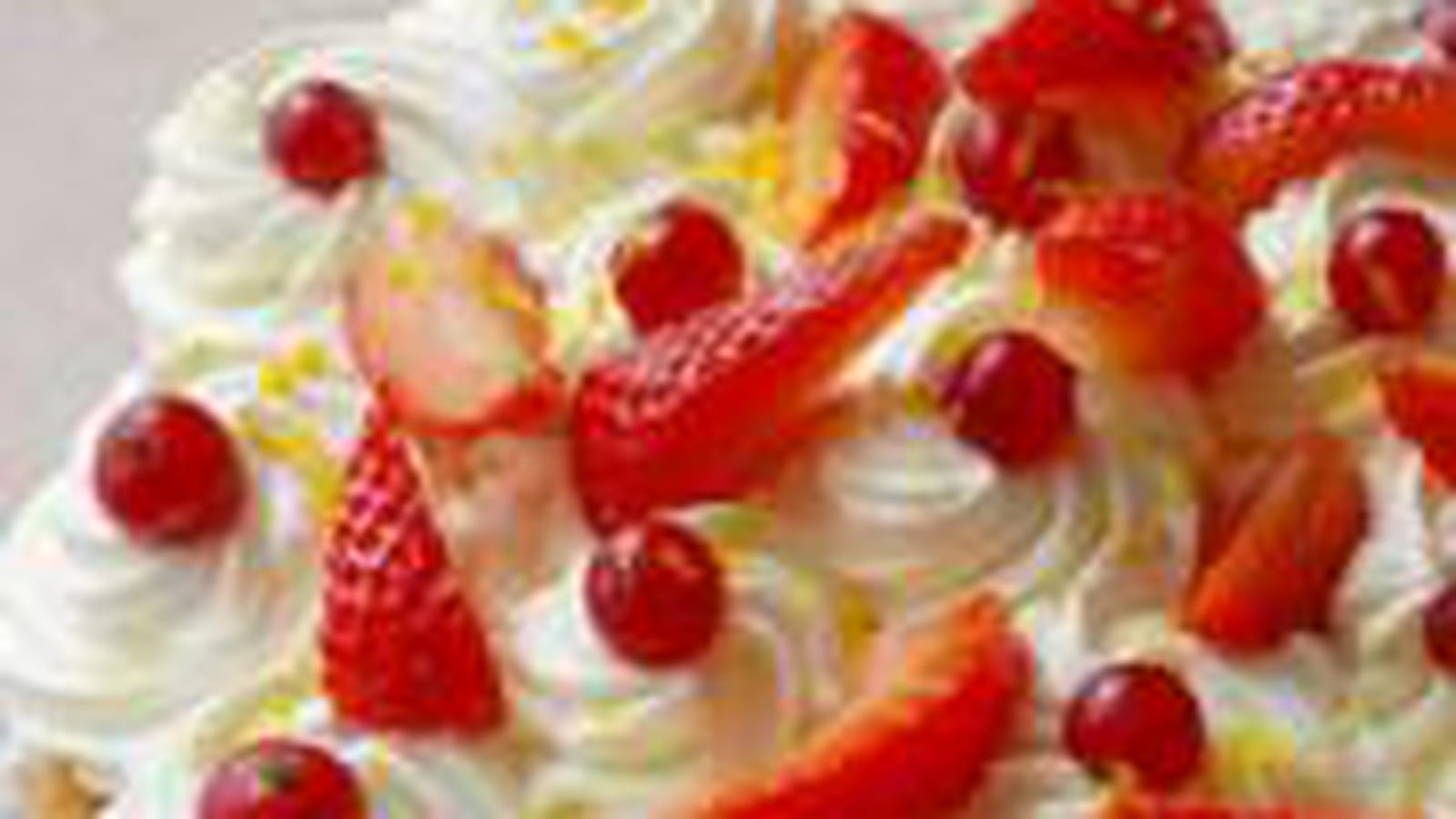 Layer cake orange, chantilly mascarpone citron, gelée de groseilles, fraises fraîches