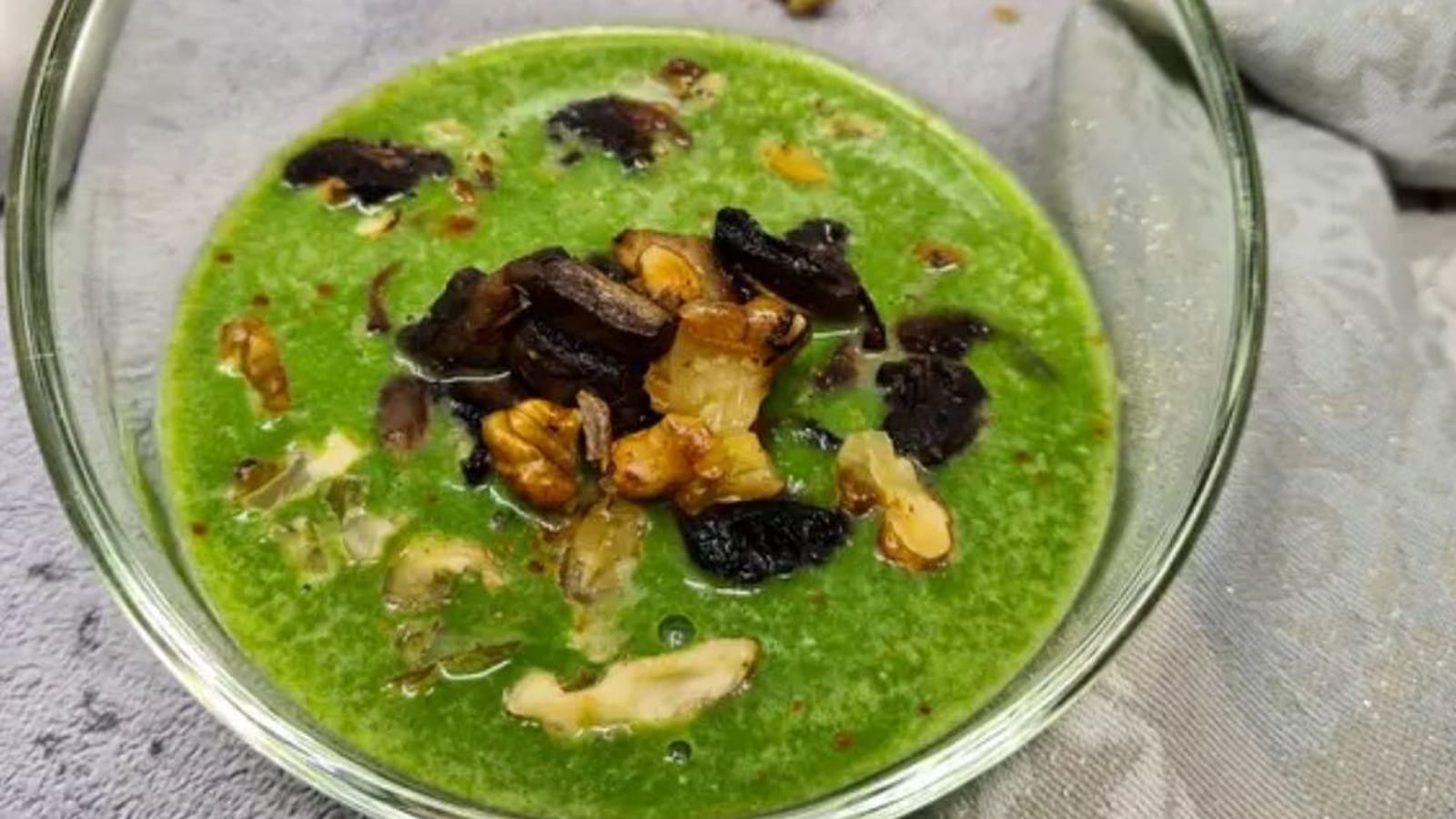 Velouté épinards, champignons et noix