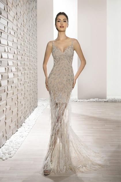 Une robe originale, Demetrios