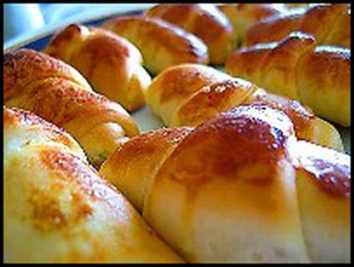 Pogça (pain fourré au fromage)