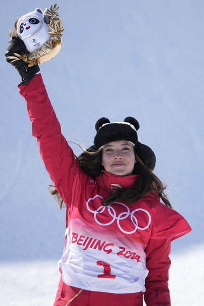 La skieuse acrobatique Eileen Gu aux Jeux olympiques de P&eacute;kin en 2022