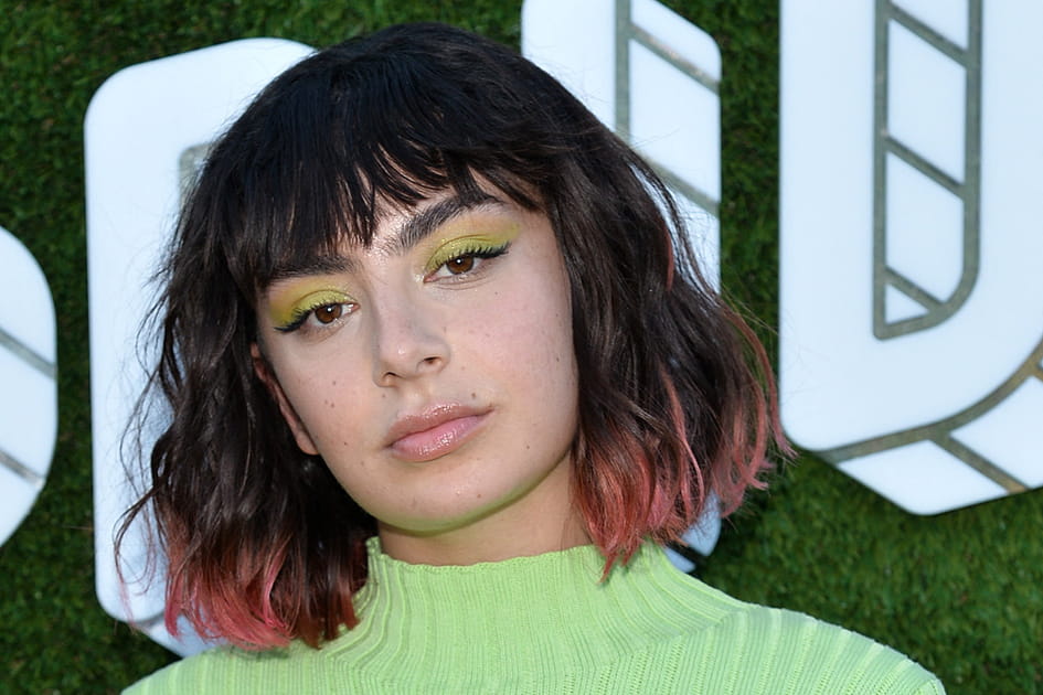 Flop&nbsp;: Charlie XCX et son fard &agrave; paupi&egrave;res anis