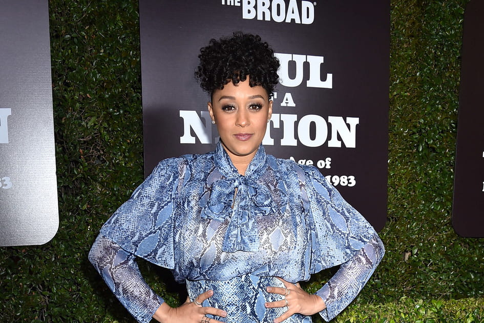 La coiffure afro de Tia Mowry-Hardrict