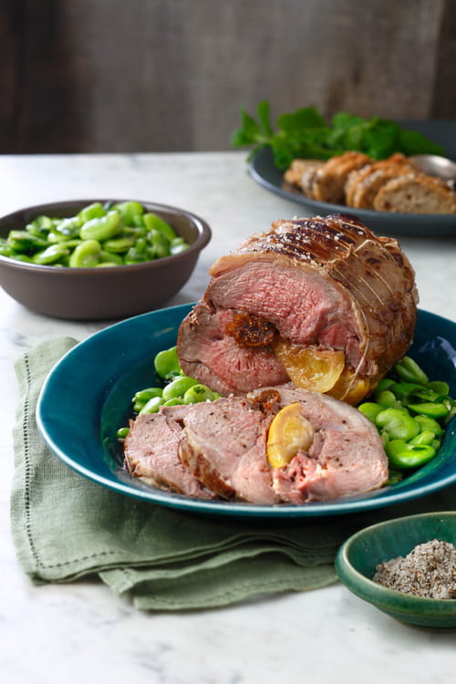 Rôti d'agneau en croûte de Sel de Guérande, citrons confits et figues