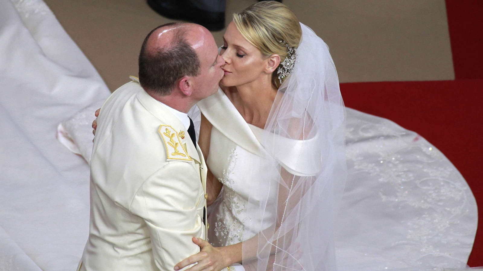 "Vous pouvez embrasser la mariée"