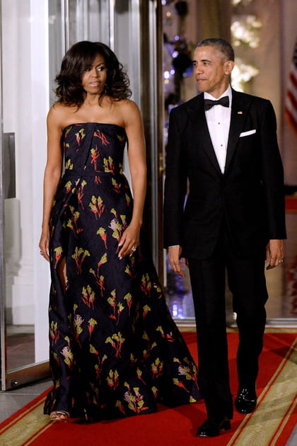 Michelle Obama en robe bustier &agrave; fleurs
