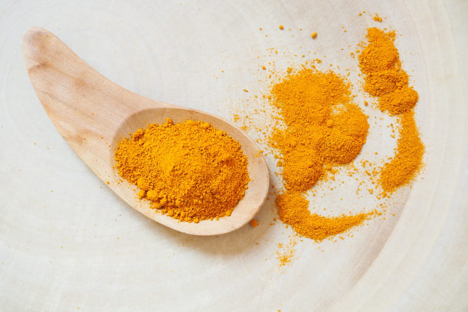 Les bienfaits du curcuma pour le visage et les cheveux