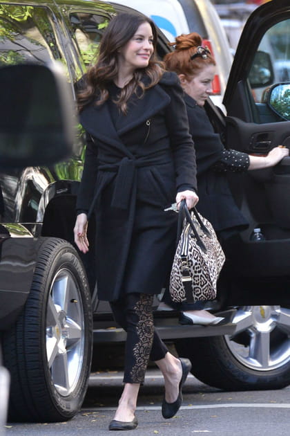 Liv Tyler et son sac l&eacute;opard