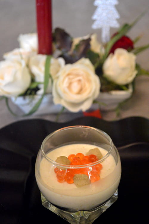 Verrines de panna cotta crabe, coco, curry, glace avocat et oeufs de saumon