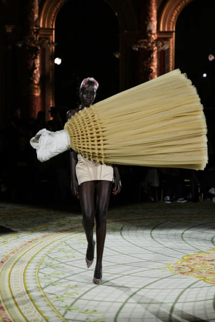 Look 14 du défilé Viktor&Rolf