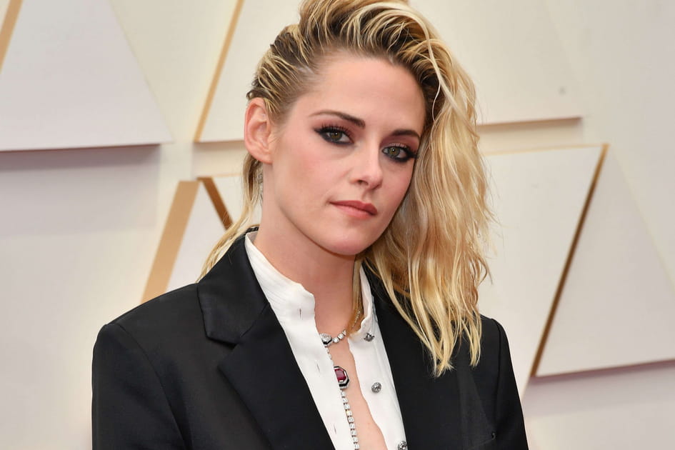 Le one side hair ondul&eacute; de Kristen Stewart