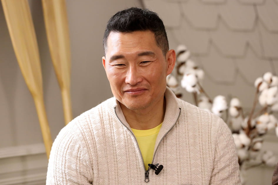 Les cheveux courts et d&eacute;grad&eacute; moyen de Daniel Dae Kim