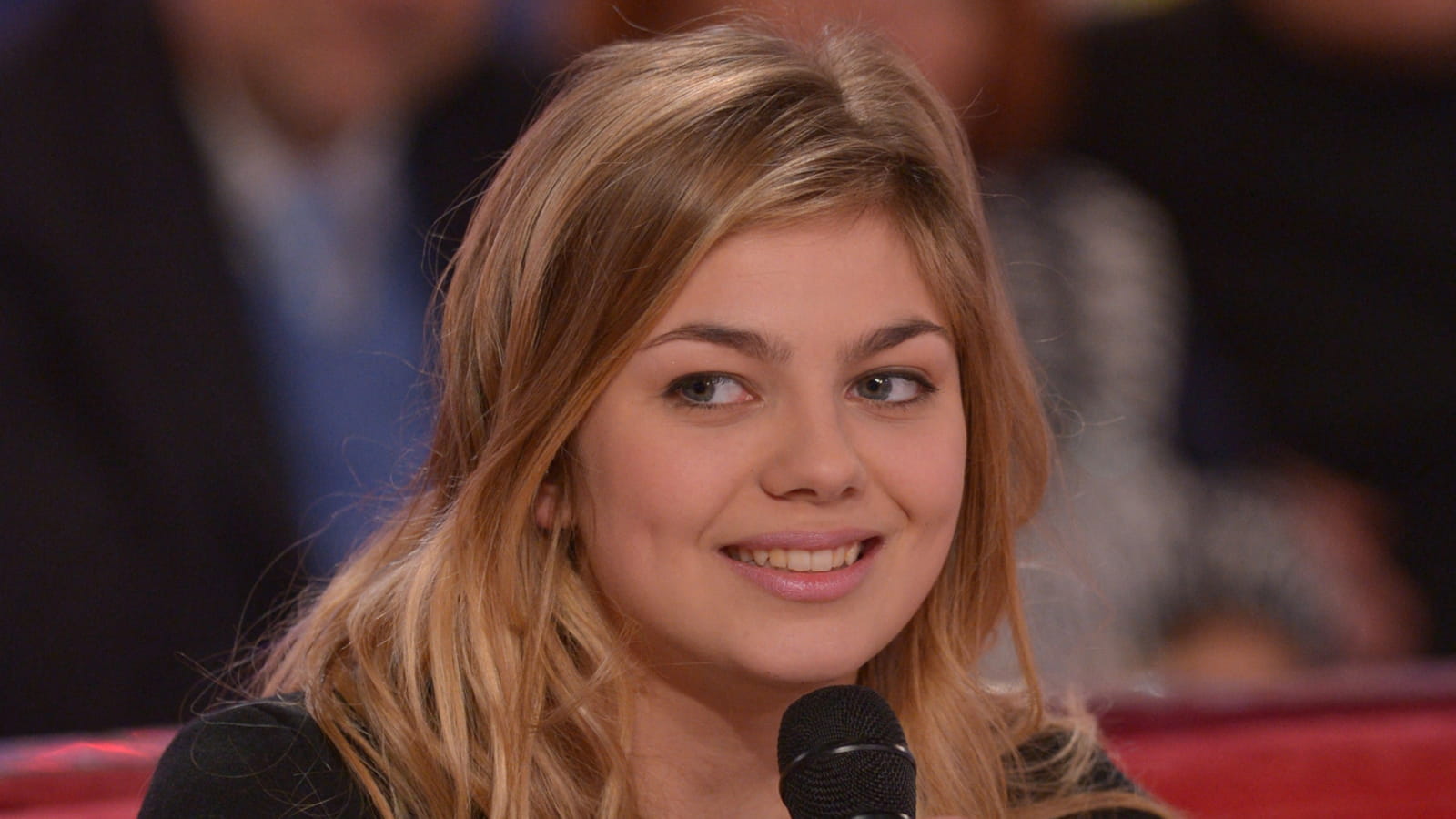 Les cheveux au style naturel 