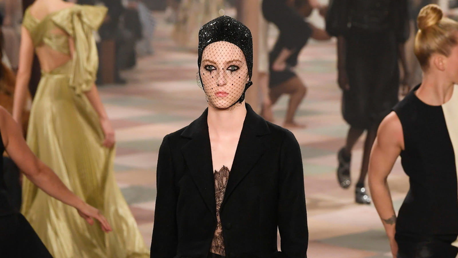 Look 28
