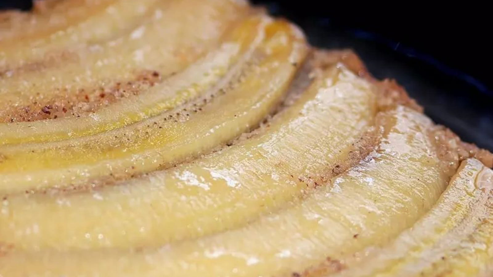 Gâteau renversé bananes et noisettes