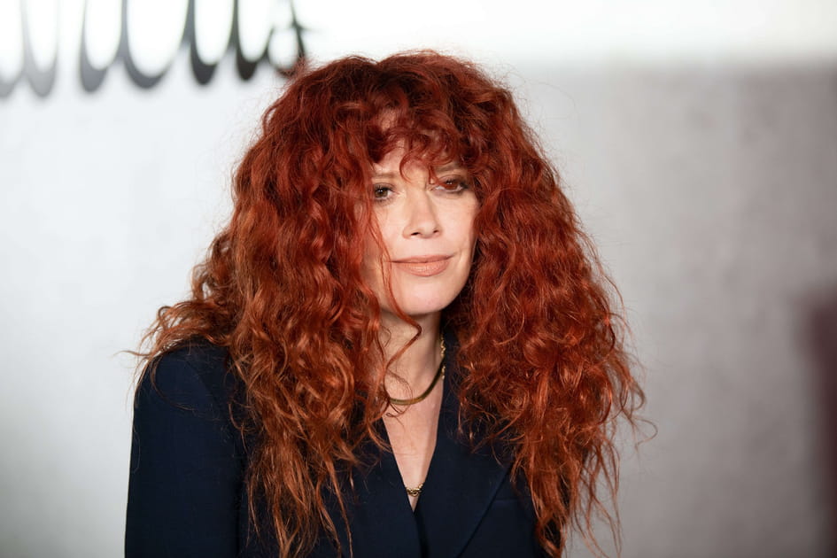 Les cheveux boucl&eacute;s roux de Natasha Lyonne