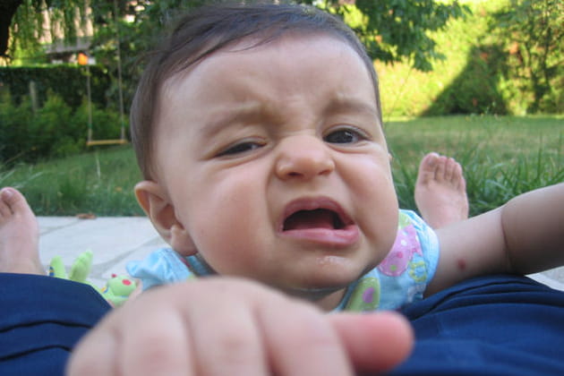 Lila, un bébé grimaçant