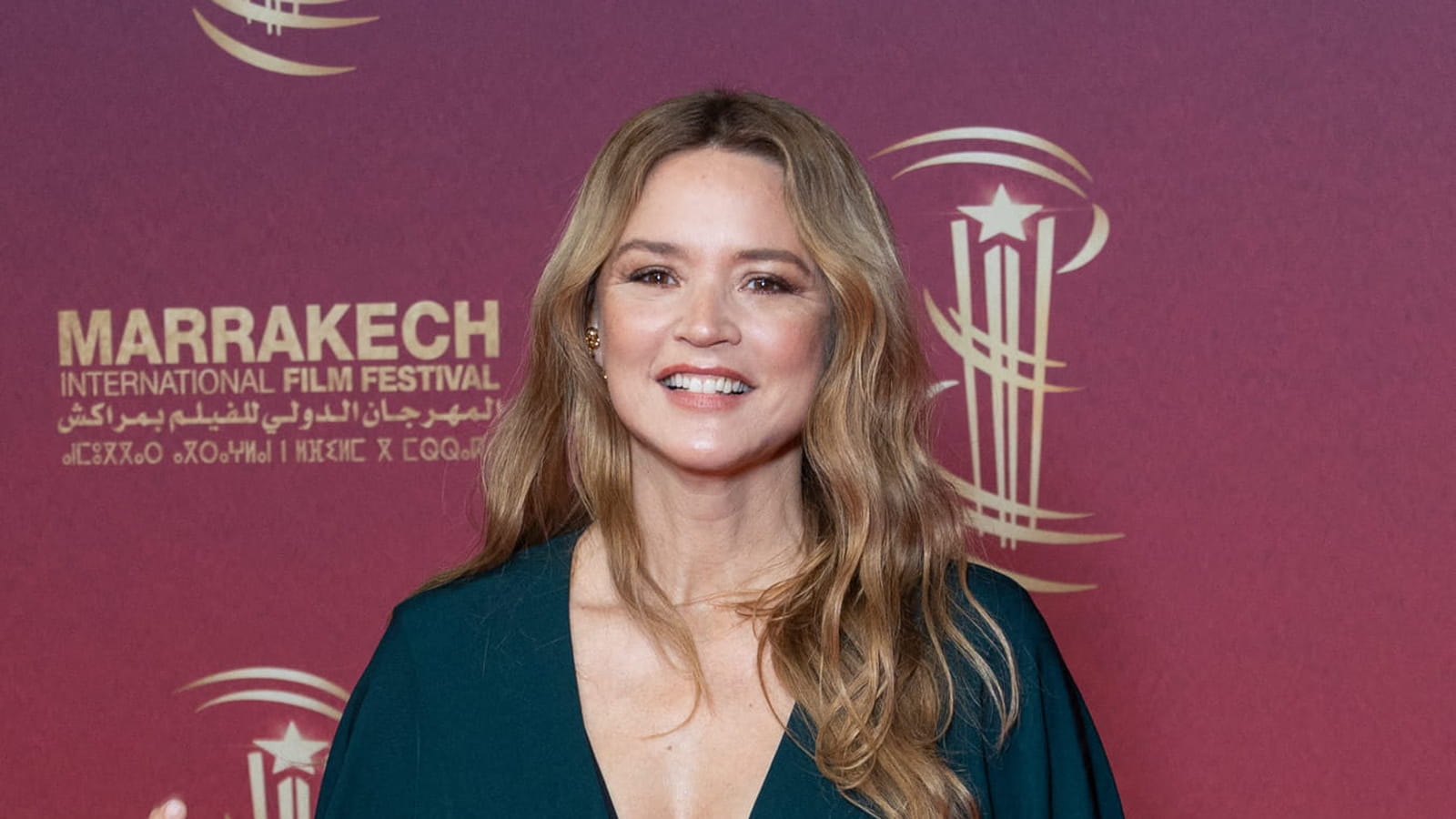 Virginie Efira a trouvé le look de fêtes qui fait l'unanimité, Philippine Leroy-Beaulieu ose le décolleté plongeant en latex