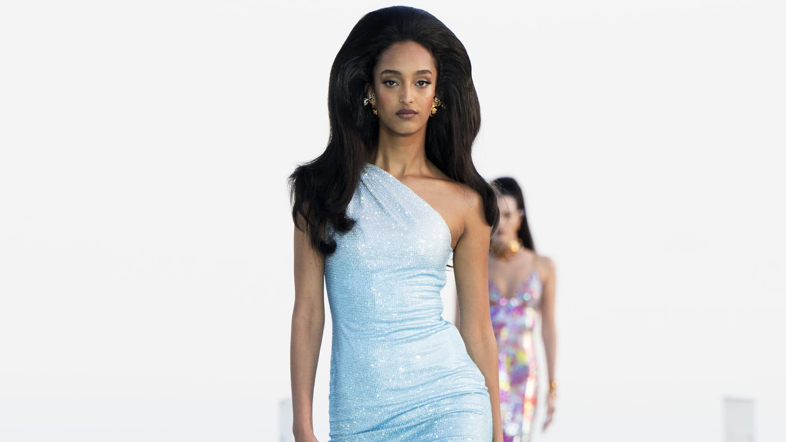 Look 16