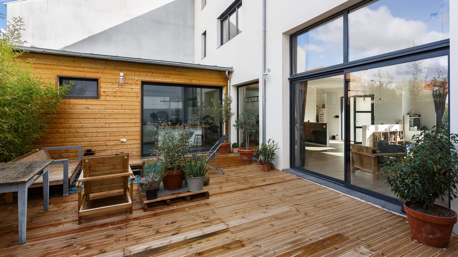 Terrasse boisée