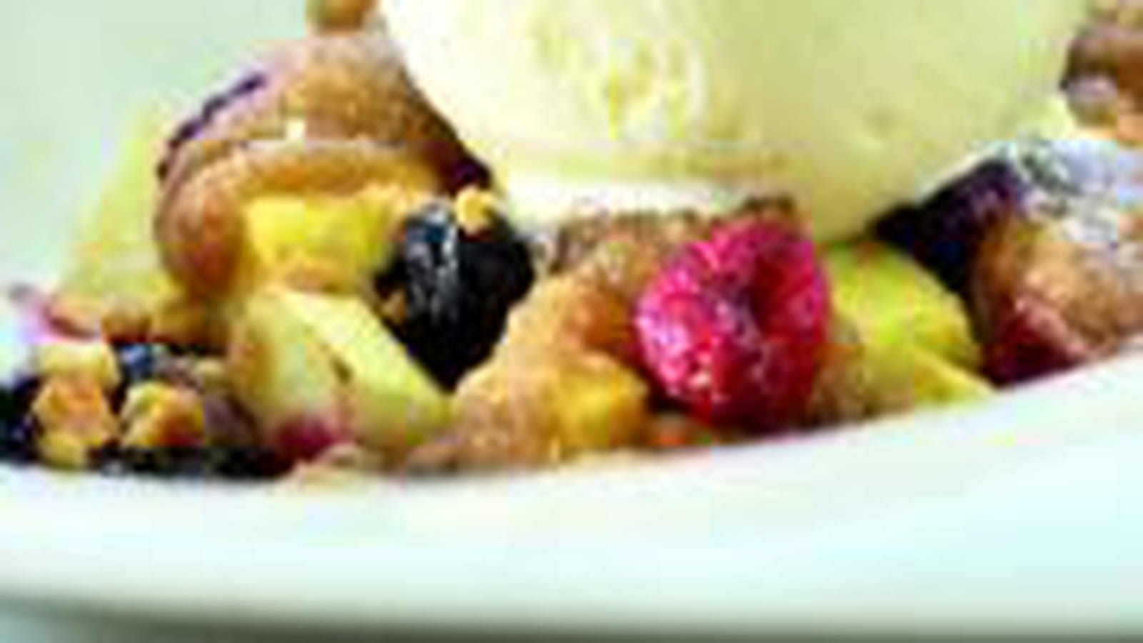 Crumble aux fruits de saison et Galettes au Beurre Jules Destrooper