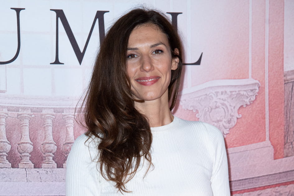 Les cheveux bruns et le side  hair de Doria Tillier