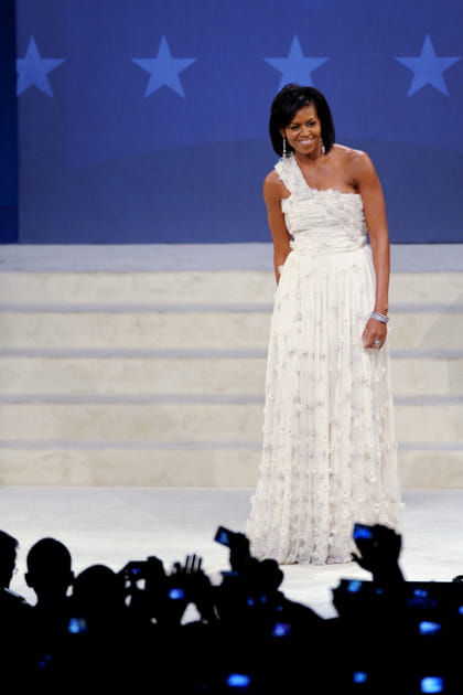 Michelle Obama en robe asym&eacute;trique blanche Jason Wu