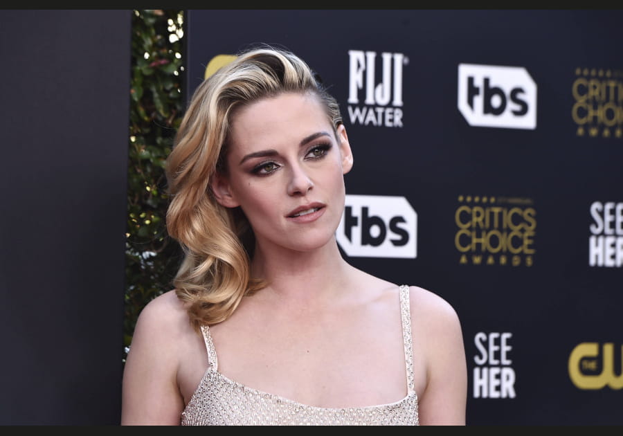 Les paupi&egrave;res scintillantes de Kristen Stewart