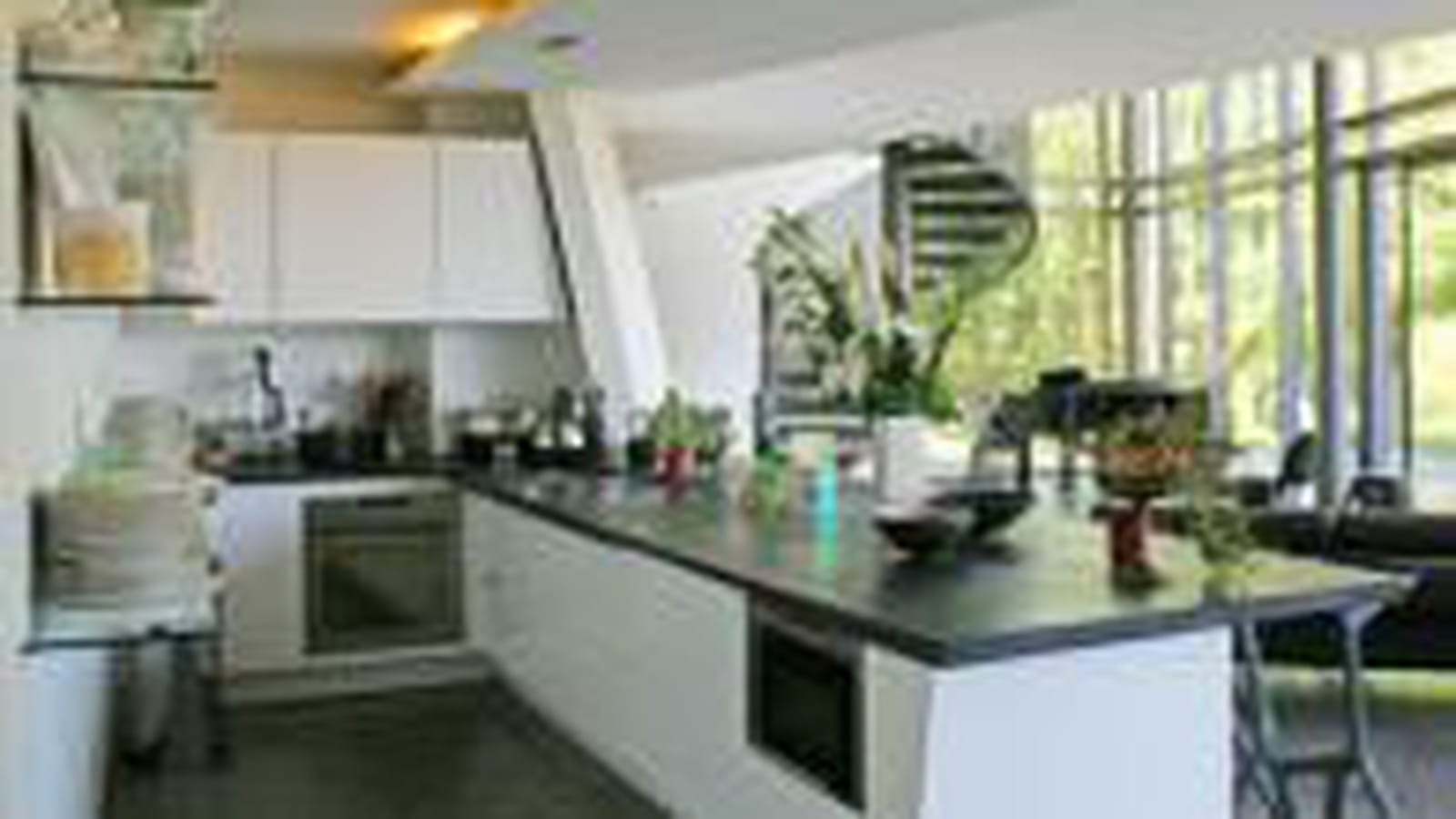 Demeure toute en transparence