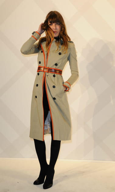 Lou Doillon en trench Burberry