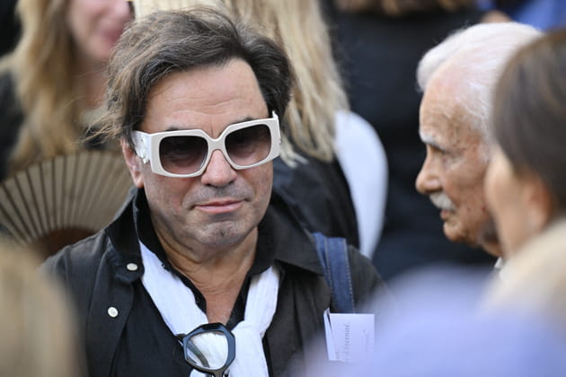 Obs&egrave;ques de Philippe Bouvard&nbsp;: le chanteur Fr&eacute;d&eacute;ric Longbois &eacute;tait pr&eacute;sent