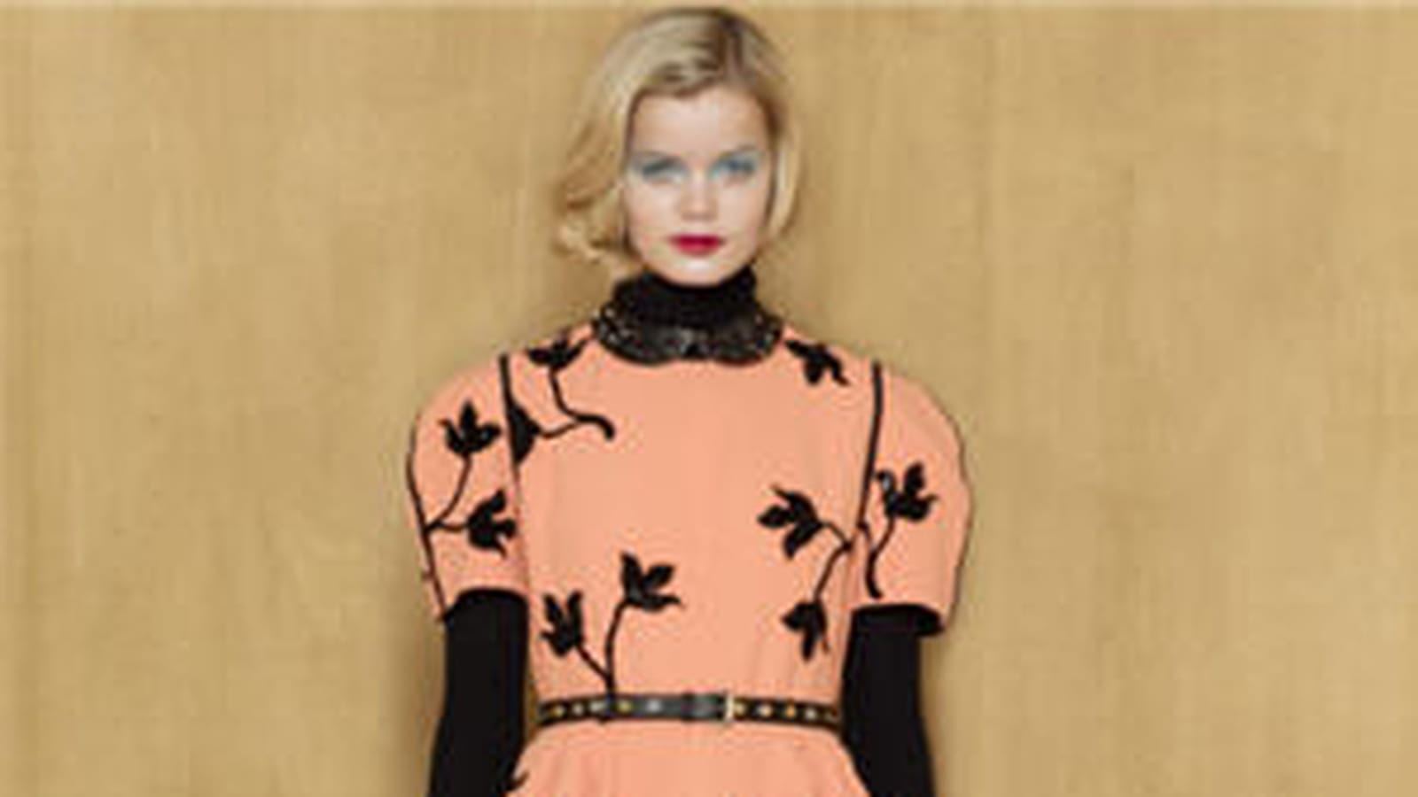 La robe brodée de Louis Vuitton