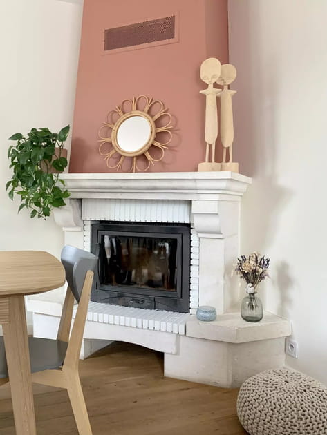 Une chemin&eacute;e traditionnelle modernis&eacute;e