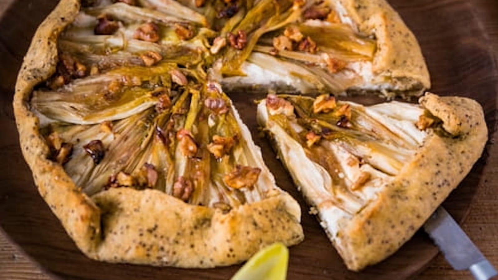 Tarte rustique aux endives et chèvre frais