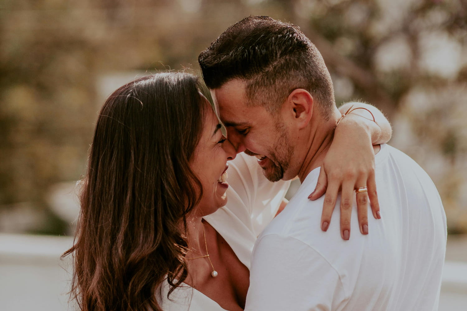 Paradoxal mais efficace : ce geste pas du tout romantique renforce nettement le bonheur en couple, assurent les psychologues