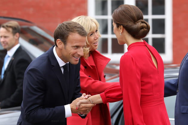 Le pr&eacute;sident s'incline devant la princesse Mary