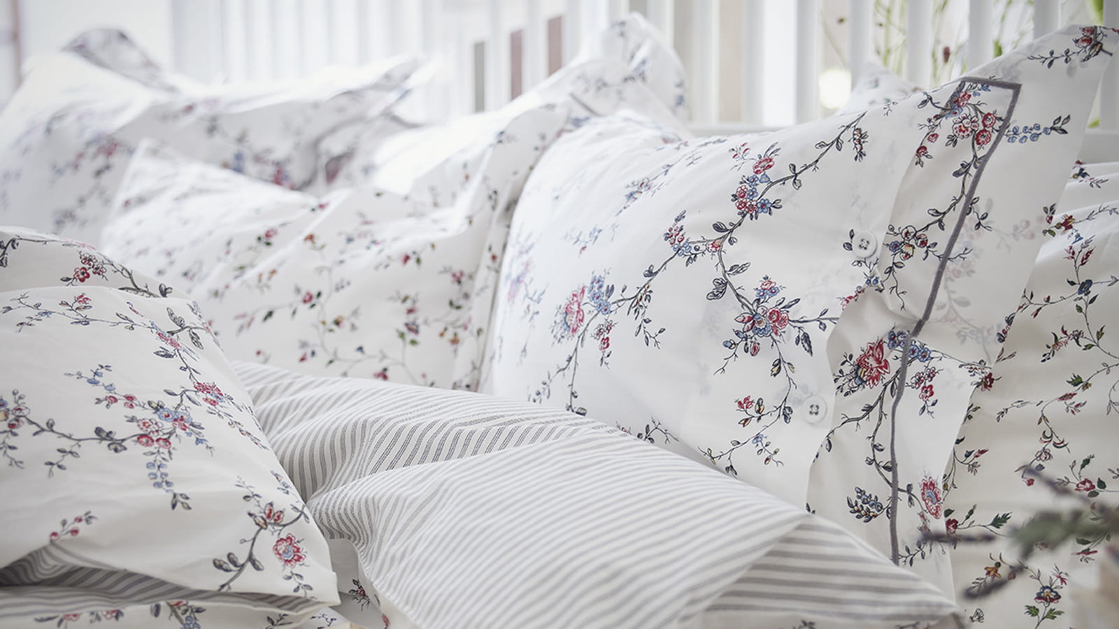 Parure de lit fleurie IKEA