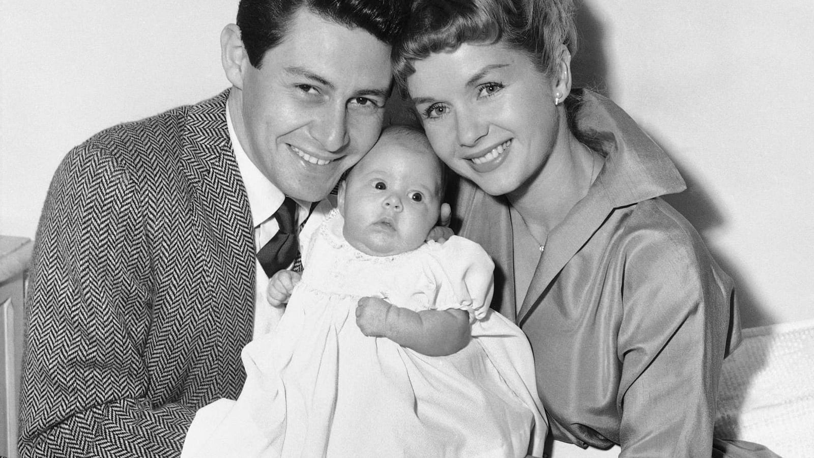 Carrie Fisher à 2 mois avec ses parents
