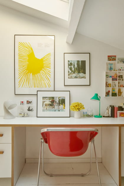 Apr&egrave;s&nbsp;: un bureau cr&eacute;atif avec des pointes de couleur