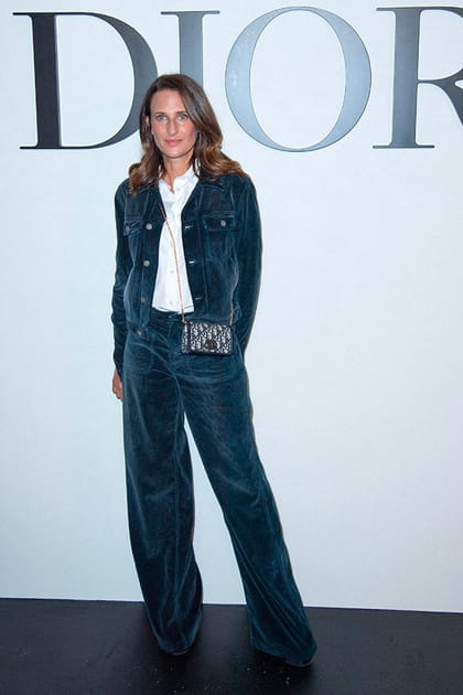 Camille Cottin en ensemble de velours