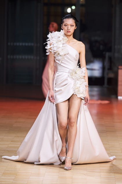 Look 40&nbsp;du d&eacute;fil&eacute; Elie Saab