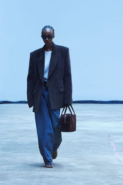 D&eacute;fil&eacute; Khaite automne-hiver 2022-2023