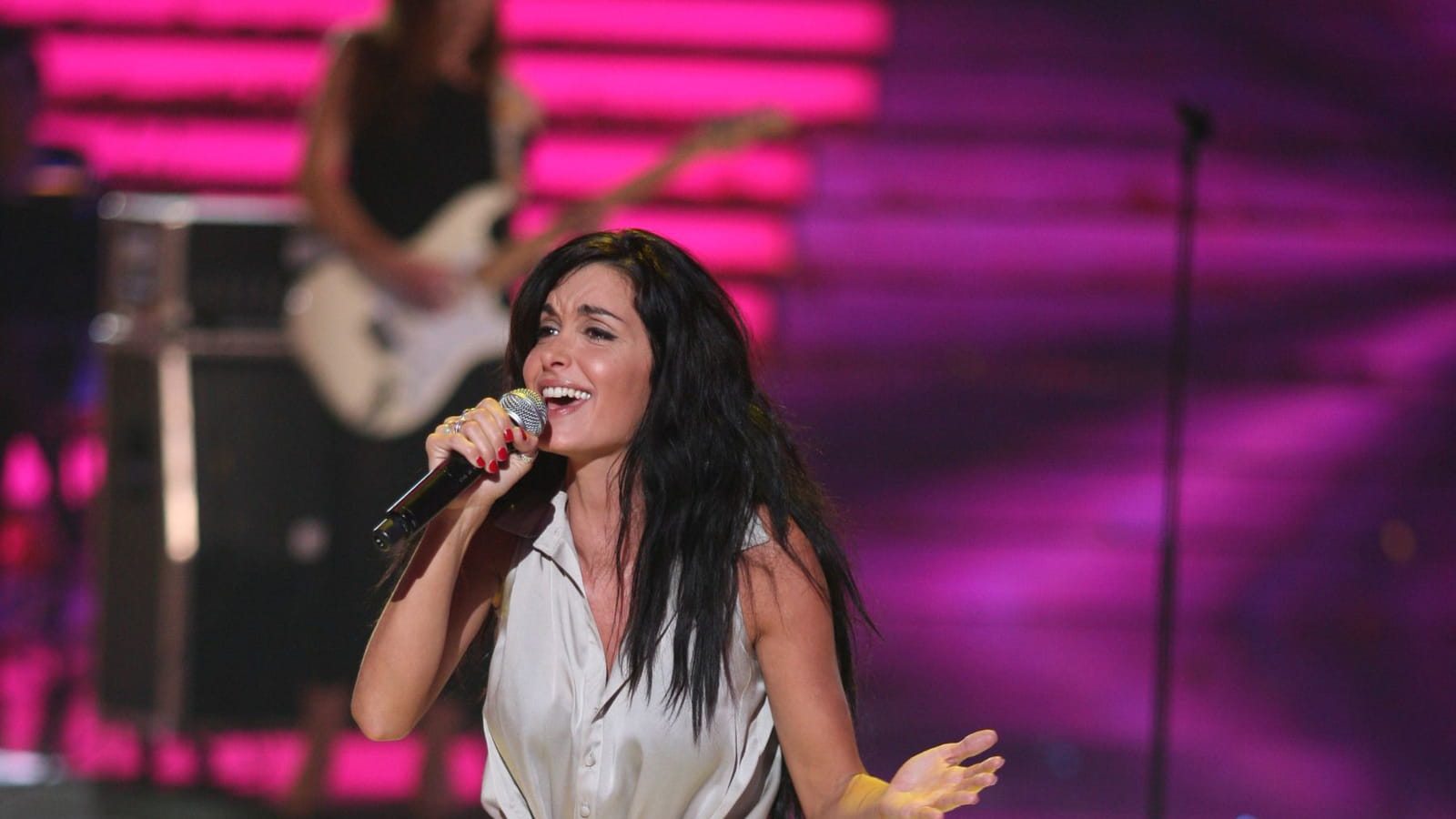 Jenifer et ses looks de chanteuse pop, de la Star Academy à aujourd'hui