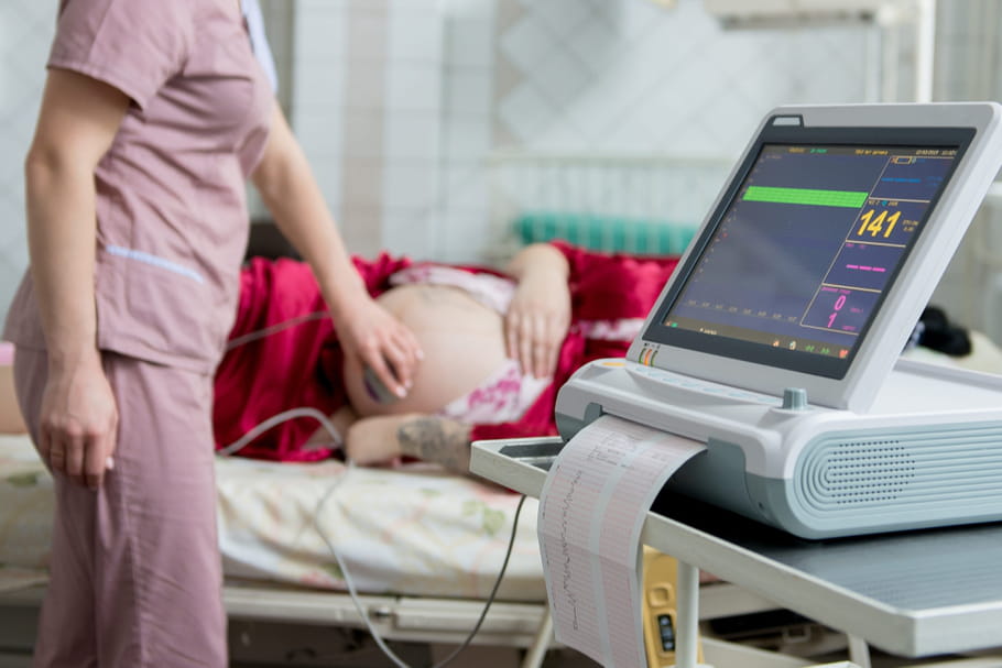 Dilatation du col : ouverture, 1 ou 2 doigts, étapes, comment mesurer ?