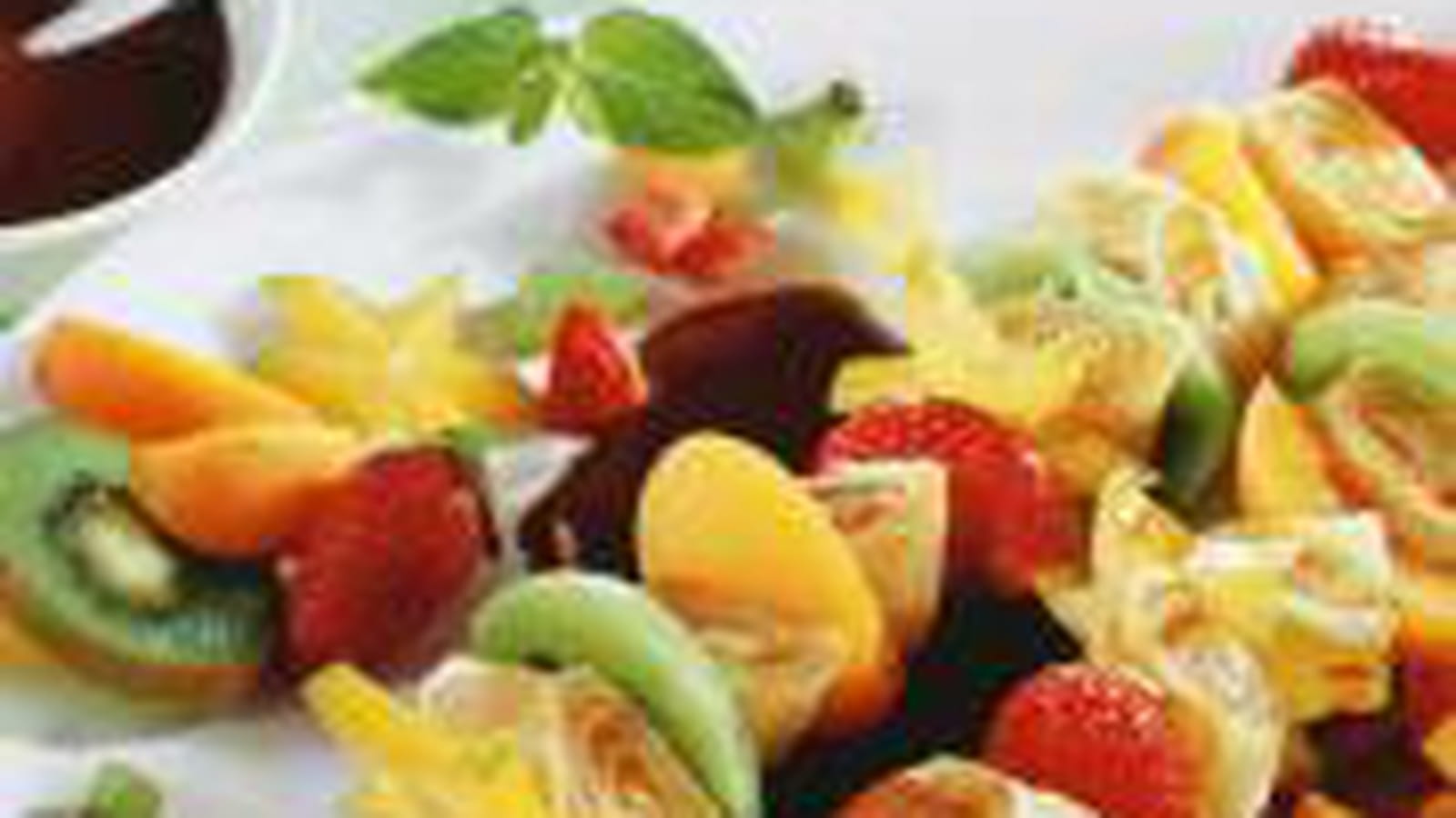 Brochettes de crêpes et de fruits