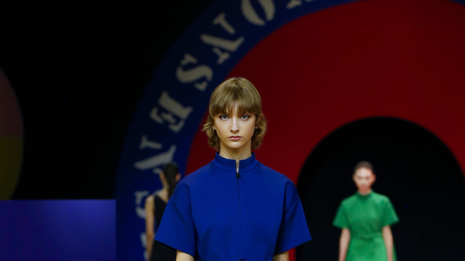 Look 60