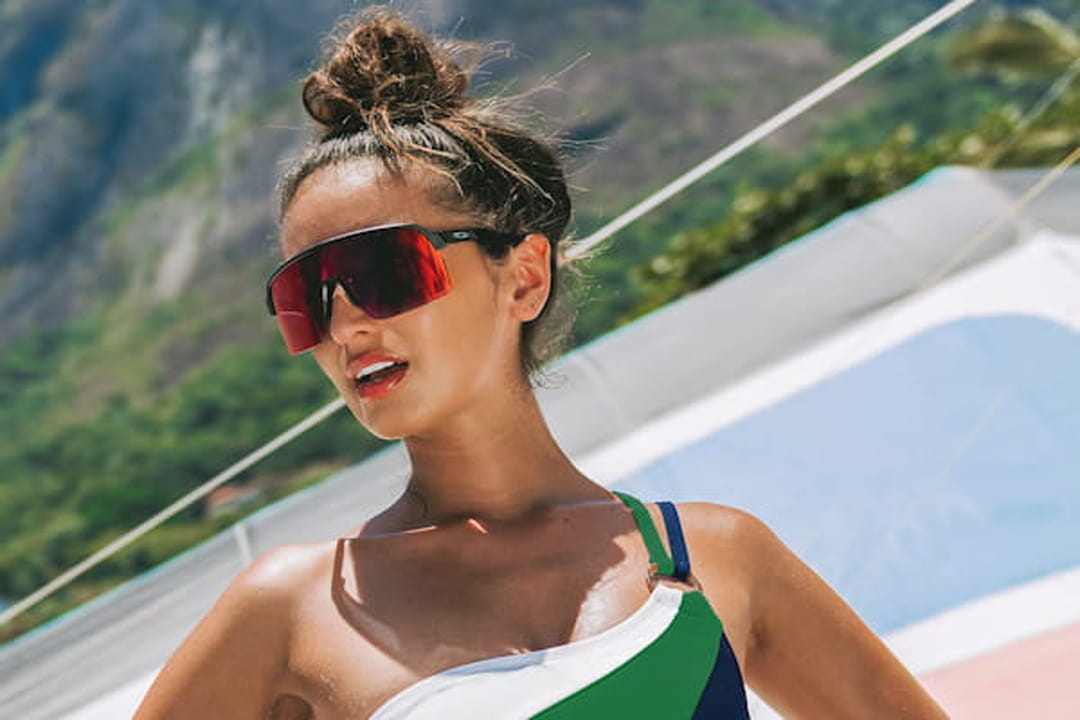 Maillot de bain deux pièces asymétrique tricolore